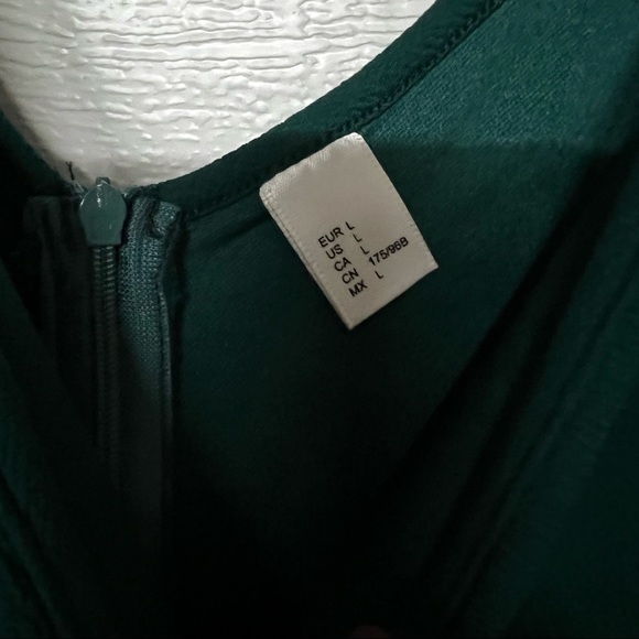 Emerald Green V Neck Adjustable Spaghetti Strap Dress - Picture 8 of 8